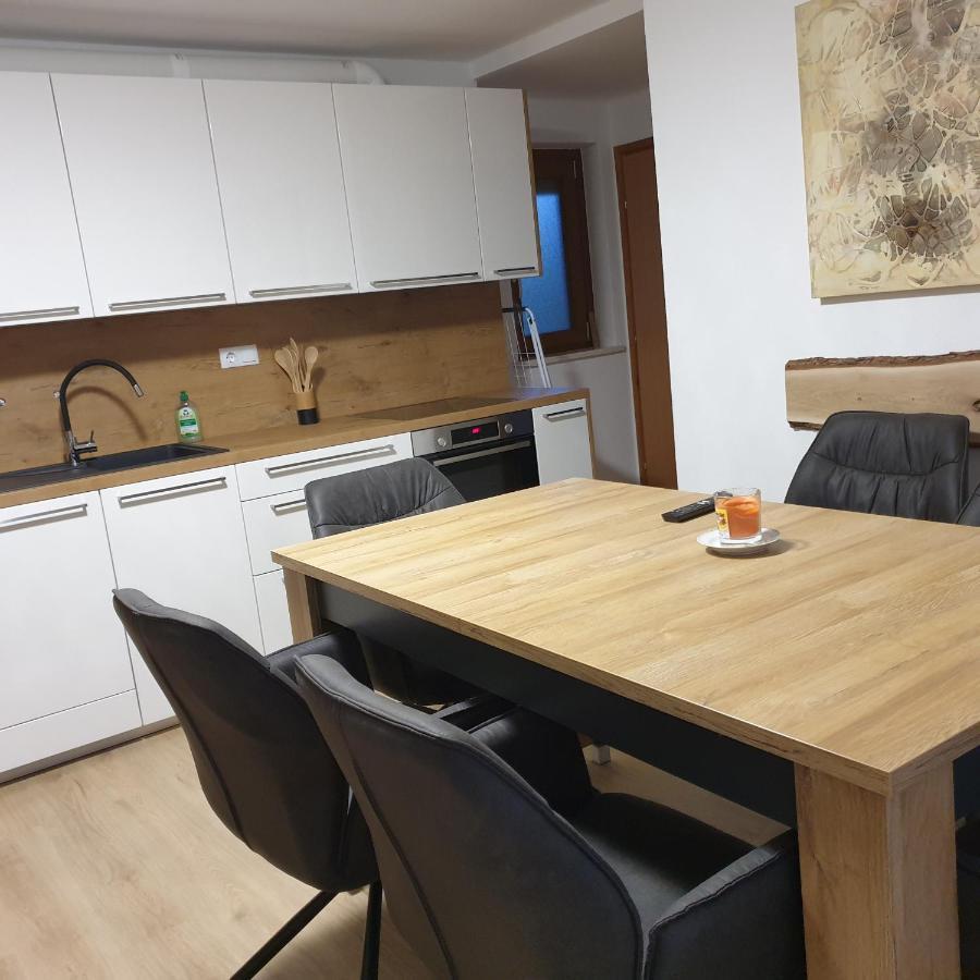 Apartmaji Pri Medvedu بوينج المظهر الخارجي الصورة