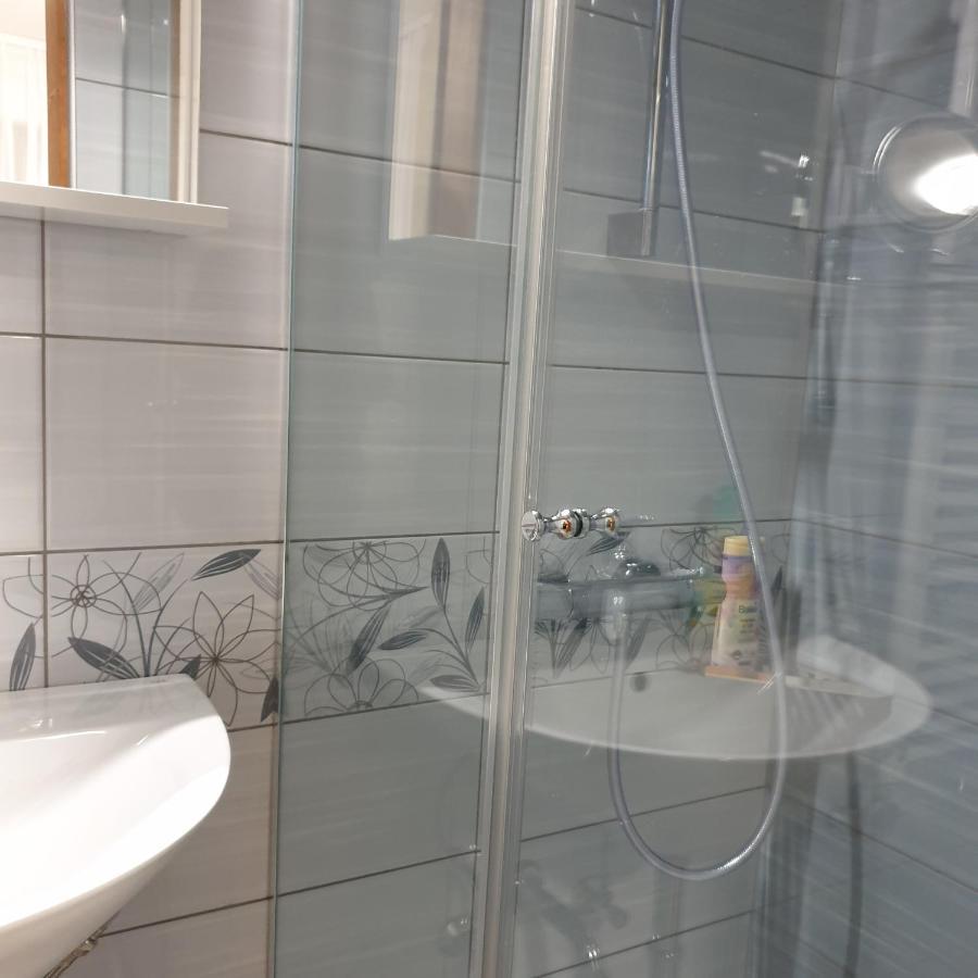 Apartmaji Pri Medvedu بوينج المظهر الخارجي الصورة